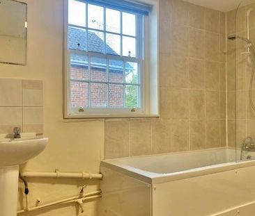 2 bedroom flat to rent - Photo 6