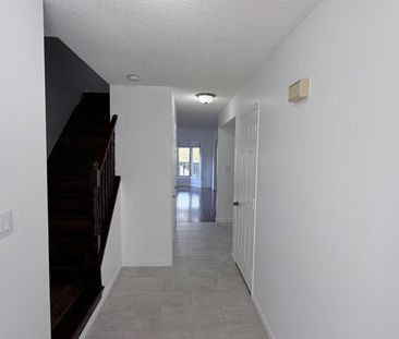 For Lease - 1 Royalwood Court Unit# 27, Hamilton, Ontario - Photo 6