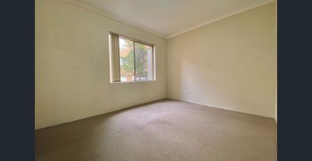 Spacious Two Bedroom Unit - Photo 3