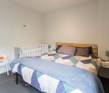 Modern 2-bedroom double storey townhouse in great location. - Photo 3