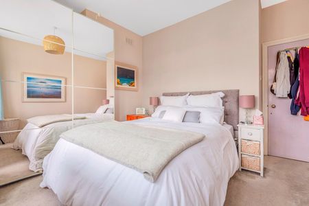 2 Bed Maisonette, Beverstone Road, SW2 - Photo 3