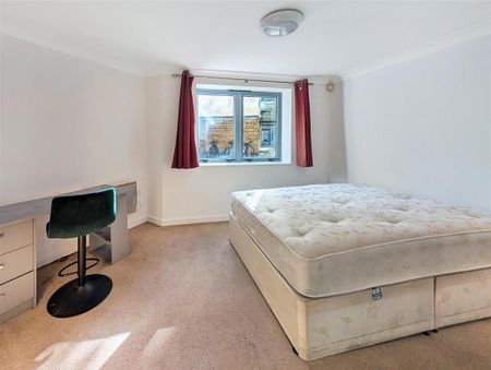 3 bedroom apartment to rent - Photo 2