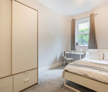 6 Bed Semi-Detached House, Ecclesall Road, S11 - Photo 3