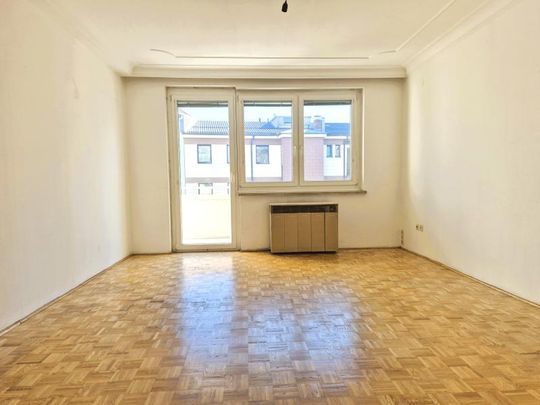Großzügige, ruhig gelegene 3-Zimmer-Wohnung mit Loggia in Linz, Scharitzerstraße, Küche möbliert, WG-geeignet! - Foto 1