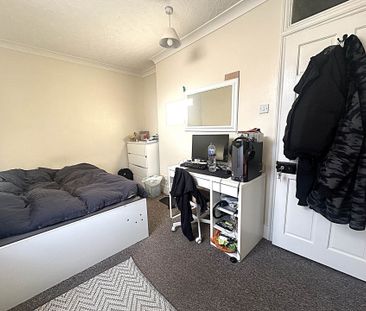 York Road, Canterbury - Photo 2