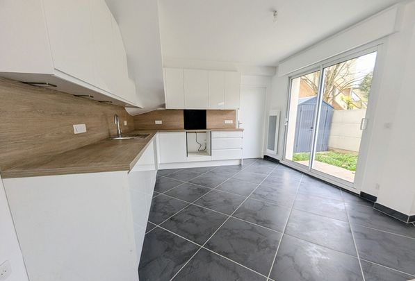 Location Maison 7 pièces 225m² - Photo 1