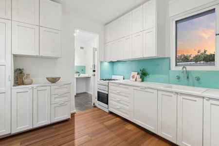 'Top-notch' renovated apartment in Claremont - Photo 4