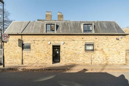 2 bedroom semi-detached house to rent - Photo 5