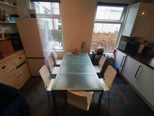 5 bedroom house to rent - Photo 1