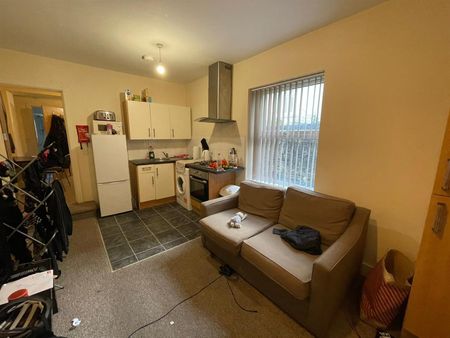 Woodland Terrace, Flat 2, Plymouth - Photo 2