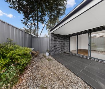 Modern Living in a Quiet Court Setting - Photo 5