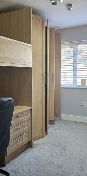 1 bedroom in a house share to rent - Photo 1