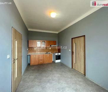 Pronájem bytu 2+1 86 m² - Fotografie 2