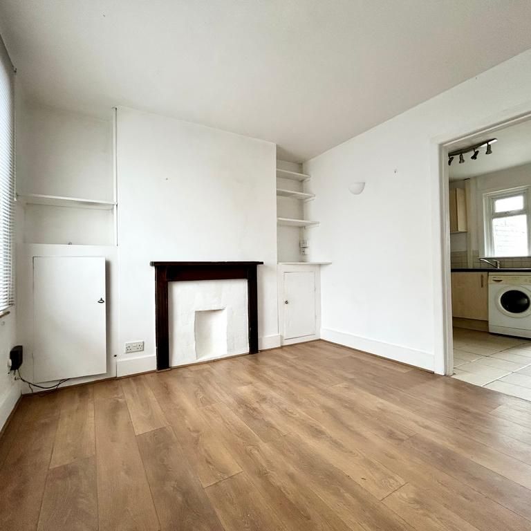 2 bedroom terraced house to rent - Photo 1