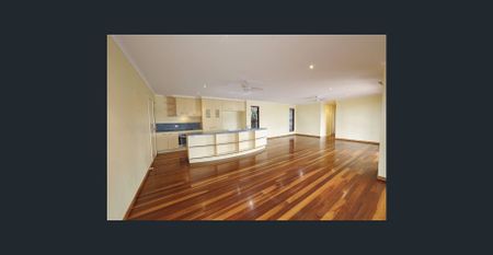 Ideal Coastal Family Home - Photo 2