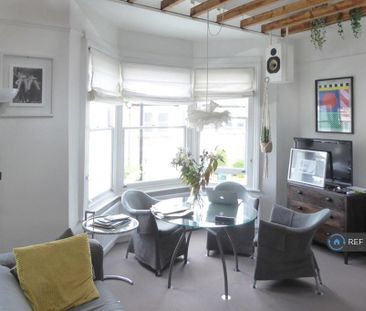 2 bedroom maisonette to rent - Photo 5