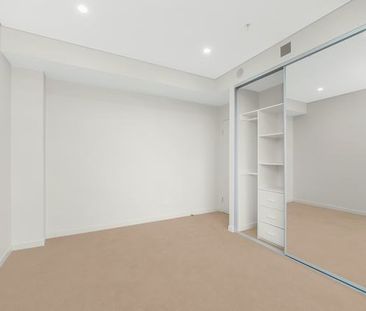 Modern 1 bedroom apartment close to amenities for lease - Photo 2