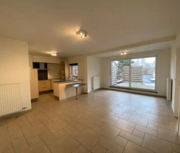 Ruim 1 slaapkamer appartement met gezellig terras in het centrum va... - Photo 2