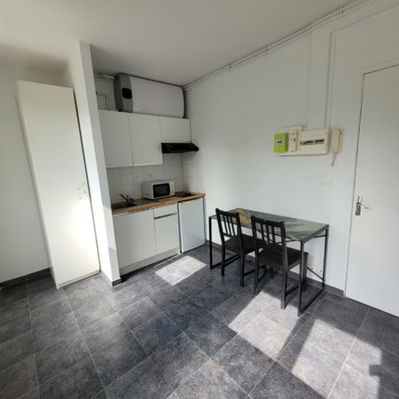 Location Appartement 2 pièces 12m² VALENCIENNES 59300 - Photo 3