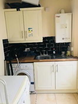 Room 2, 1 Sandymount Street, Stranmillis, Belfast, BT9 5DP - Photo 5