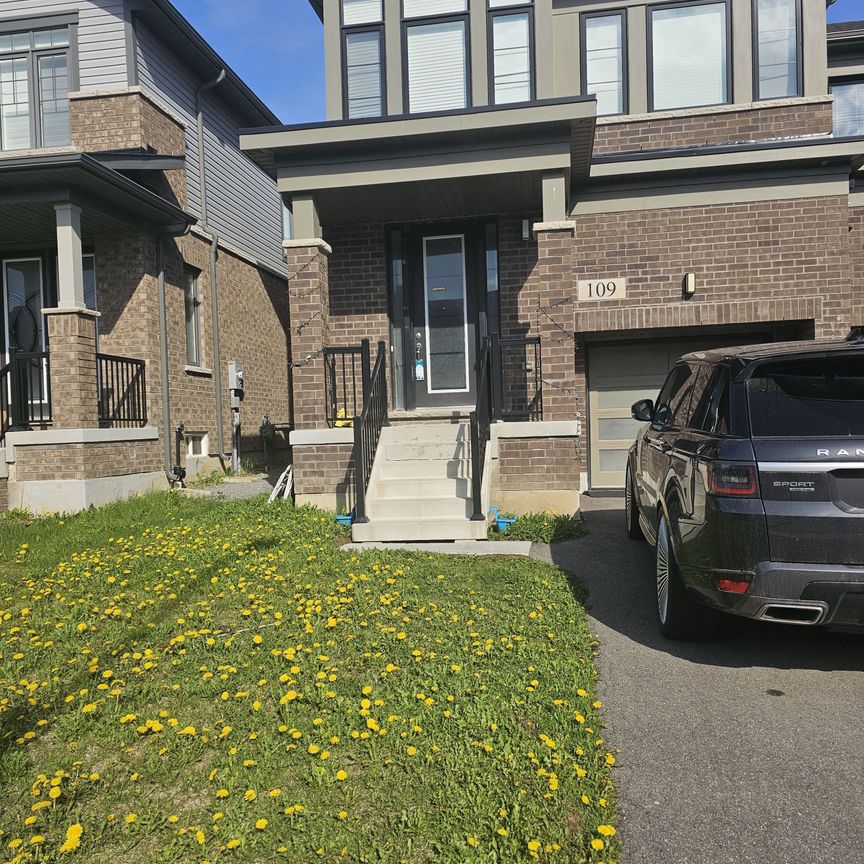 For Lease - 109 Freedom Crescent, Hamilton, Ontario - Photo 1