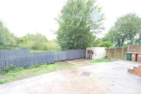 3 bedroom semi-detached house to rent - Photo 3