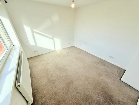 3 bedroom detached house to rent - Photo 5