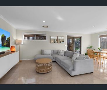 Modern family home with stunning alfresco! - Photo 3