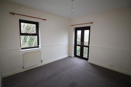 BPC00970 Top Floor Flat, Eastfield Road, Cotham, Bristol - Photo 5