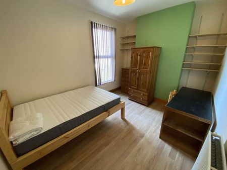 8 bedroom house to rent - Photo 2