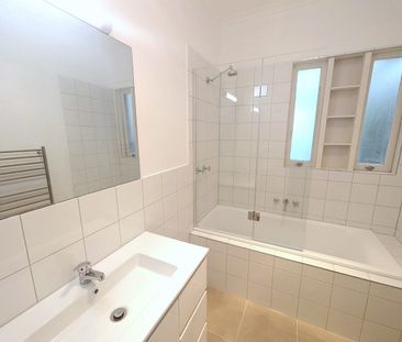 Superbly located 3 bedroom gem in Hamlyn Heights with a brand new b... - Photo 4