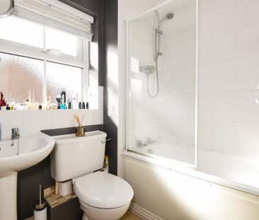 3 bedroom terraced house to rent - Photo 2