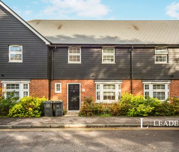 3 bedroom house to rent Sheldon Way, Larkfield, Aylesford, Kent, ME20 - Photo 1