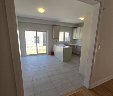 For Lease - 8 La Reine Avenue, Richmond Hill, Ontario - Photo 1