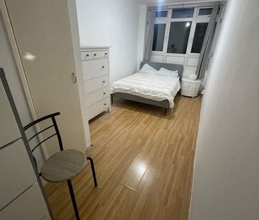 Room in a Shared House, Halyard House, E14 - Photo 6