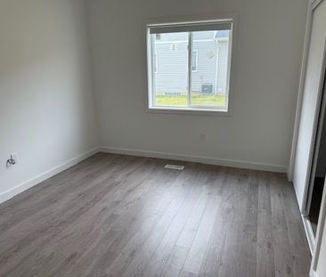 For Lease - 32 Waterleaf Trail, Welland, Ontario - Photo 3