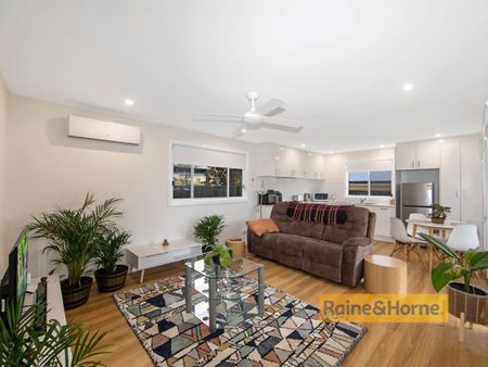 MODERN LIVING - Photo 2