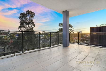 Stylish 3-Bedroom Apartment with Prime Access&comma; Sunset Views&comma; and Modern Comforts - Photo 3