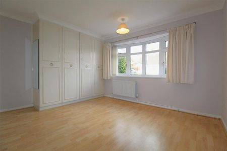 3 bedroom link detached house to rent - Photo 3