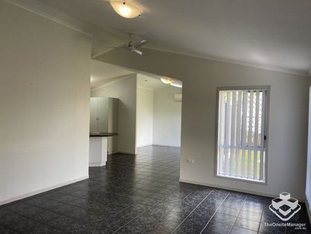 3 Bed 1 Bath Duplex - Photo 2