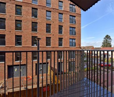 2 bedroom apartment to rent - Photo 4