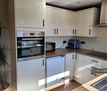 2 bedroom terraced house to rent - Photo 4