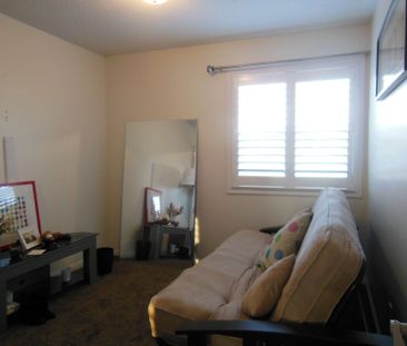 For Lease - 411 CEDAR HEDGE Road, Milton, Ontario - Photo 3