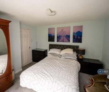 3 bedroom terraced house to rent - Photo 6