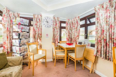 1 bedroom retirement property to rent - Photo 4