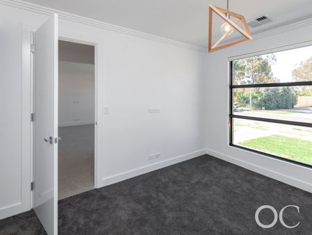 Open the Door To Contemporary Coastal Luxury - Photo 4