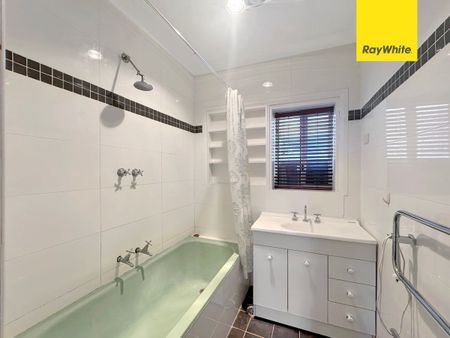 Two Bedroom Home in Prime Location - Photo 5