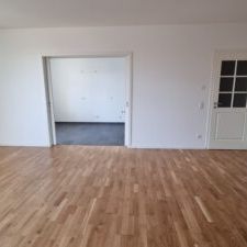 Bahnhofstr. 38, Wohnung 7 ~~~ Balkon, Loggia, Fußbodenheizung, Parkett, Tageslichtbad mit Wanne und Dusche, Gäste-Bad, Stellplatz - Photo 1