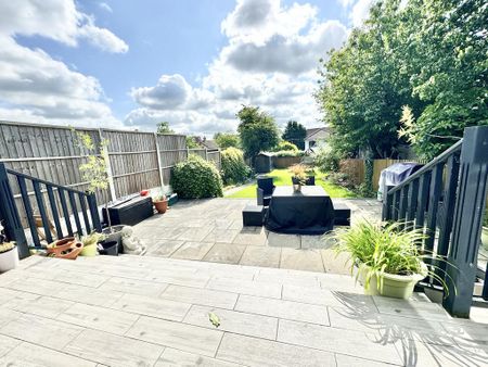 1 bedroom in a house share to rent - Photo 3
