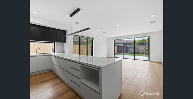 Brand New Contemporary Home in a Prime Highett Location - Photo 1